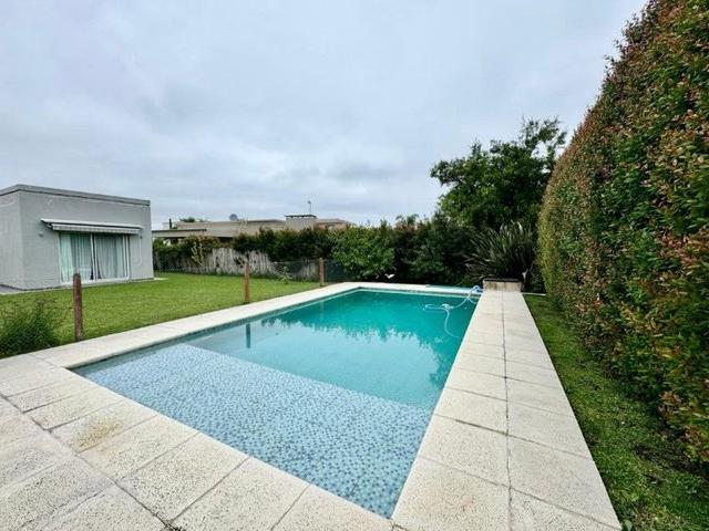 Casa en alquiler en Belén de Escobar