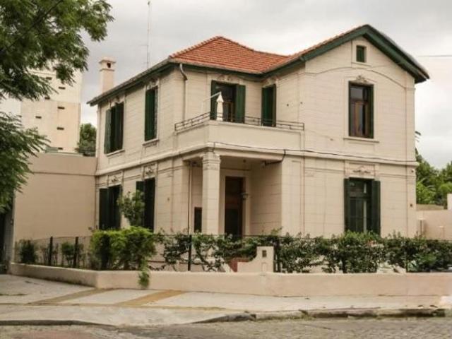 Casa en Alquiler en Belgrano R Estilo Antiguo 2 Plantas Solo uso profesional