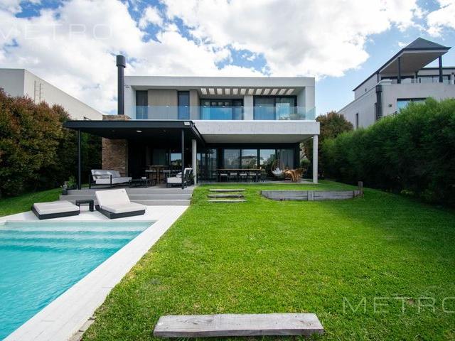 Casa en alquiler en Benavidez