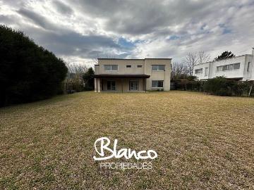 Casa en alquiler en Benavidez