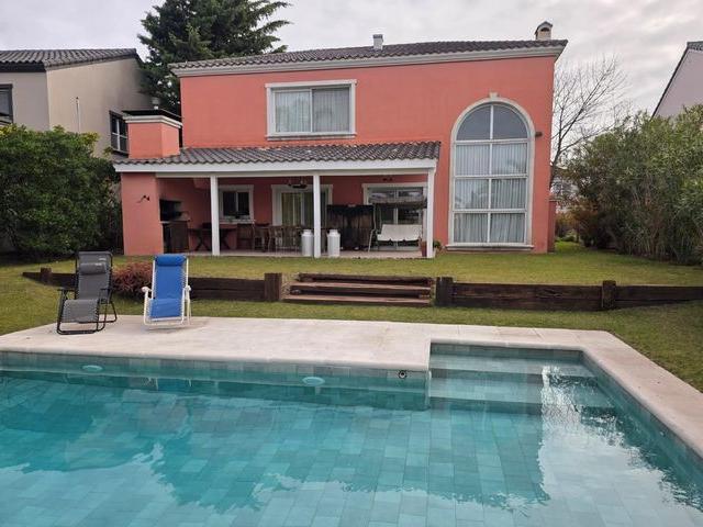 Casa en alquiler en Benavidez