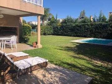 Casa en alquiler en Benavidez