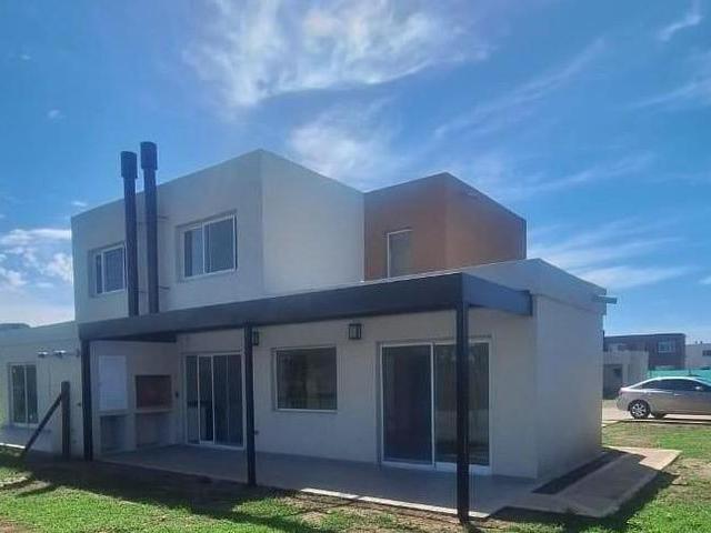 Casa en alquiler en Benavidez