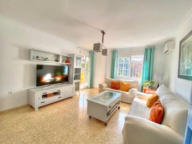 Casa en alquiler en Benajarafe, Málaga