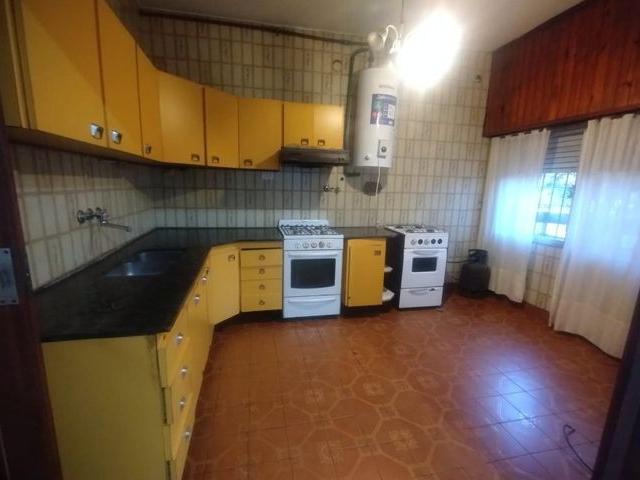 Casa en alquiler en Bernal