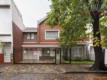 Casa en alquiler en Bernal