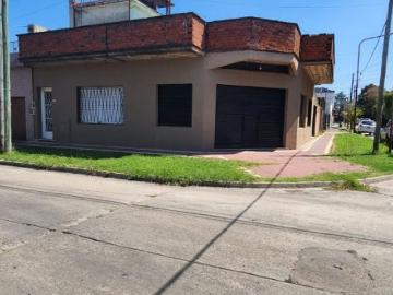 Casa en alquiler en Bernal