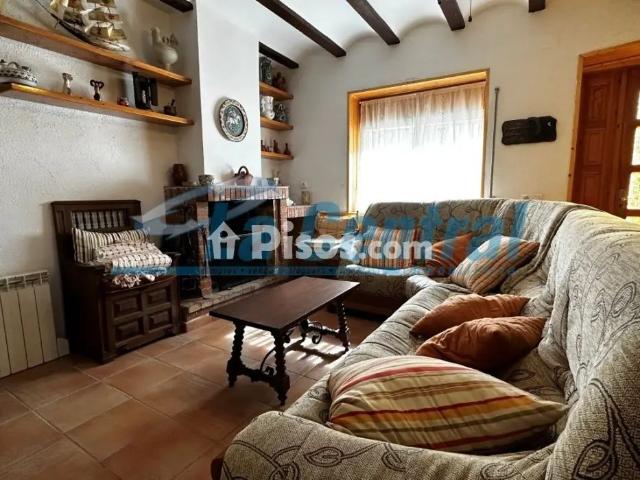 Casa en alquiler en Bítem