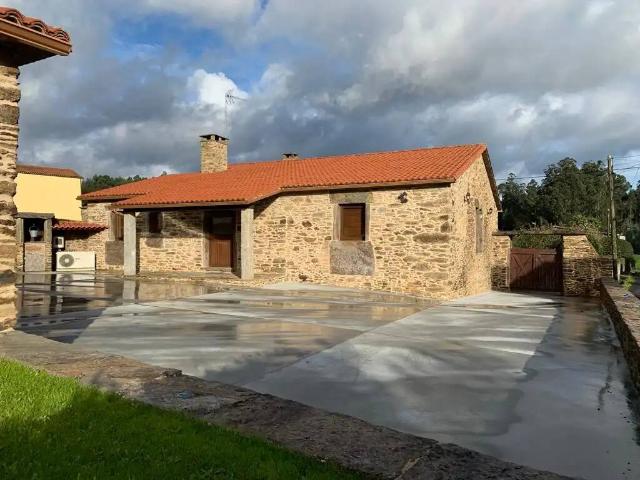 Casa en Alquiler en Boqueixón