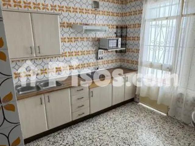 Casa en alquiler en Brenes