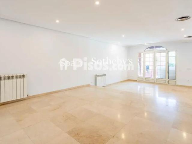 Casa en alquiler en Calle de Serramagna
