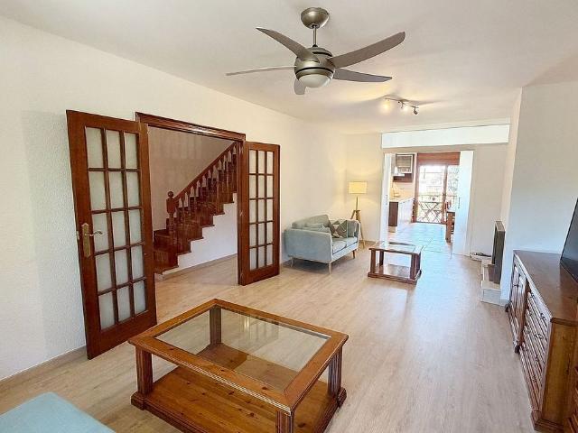 Casa en alquiler en calle Del Mig, Premià de Mar, de 220 m² 4 habitaciones por 1.950