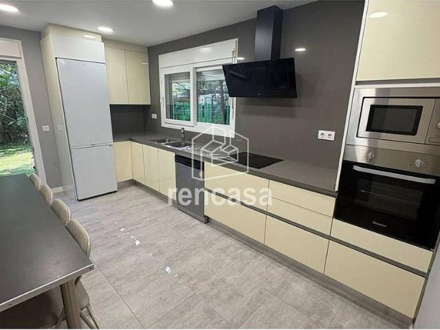 Casa en alquiler en calle Enric Farreny, Lleida, de 115 m² 5 habitaciones por 1.750