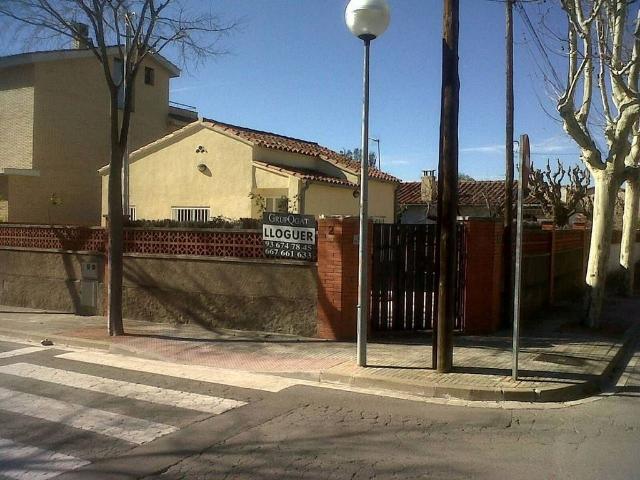 Casa en alquiler en calle Gomera, Sant Cugat del Vallès, de 50 m² 2 habitaciones por 993