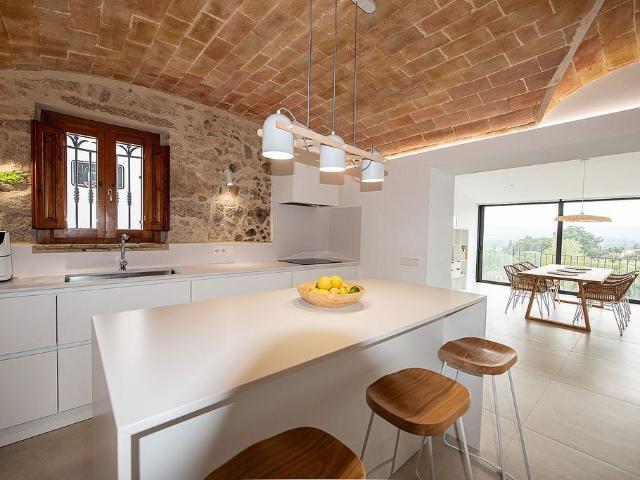 Casa en alquiler en calle Padro, Santa Cristina d´Aro, de 150 m² 3 habitaciones por 18.700