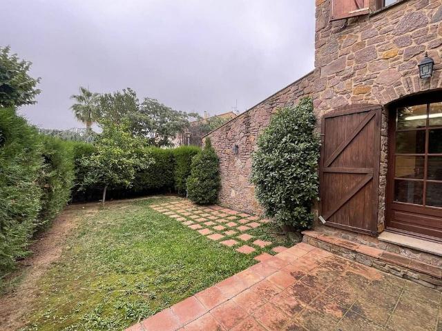 Casa en alquiler en calle Rajolers, Cruïlles, de 114 m² 4 habitaciones por 1.600
