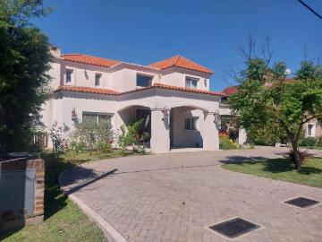 Casa en alquiler en Villa Rosa - Jardín