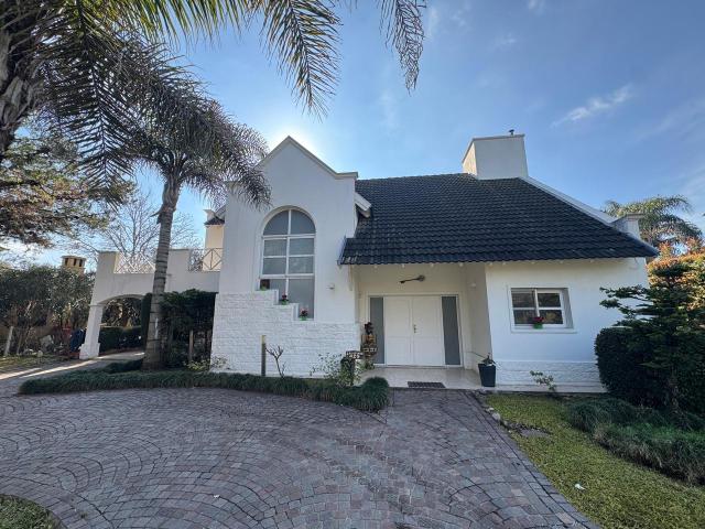 Casa en Alquiler en Campos de Alvarez ? 216m?