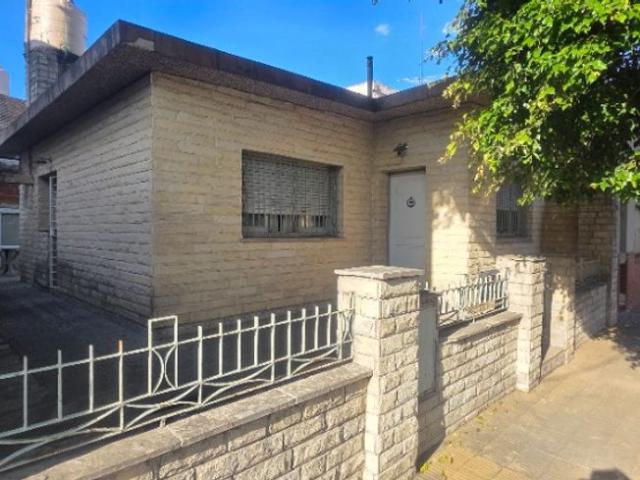 Casa en alquiler en Caseros