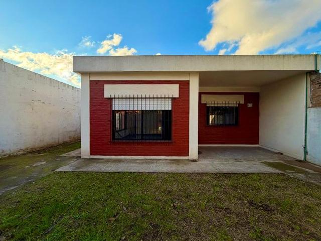 Casa en alquiler en Castelar