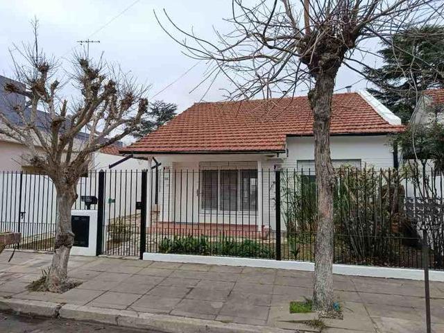 Casa en alquiler en Castelar