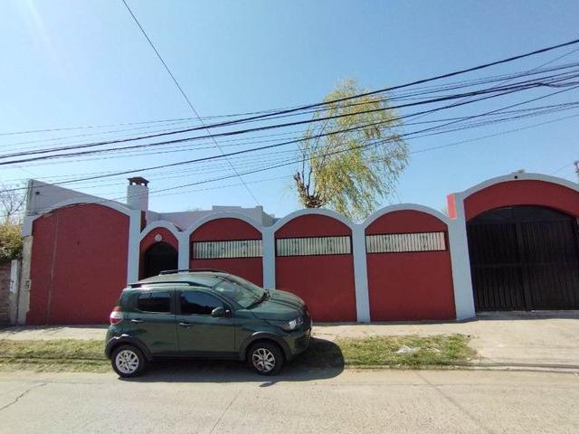 Casa en alquiler en Castelar
