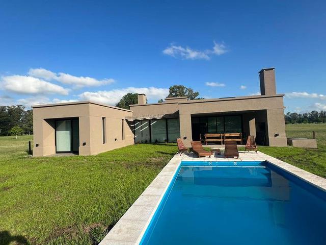 Casa en alquiler en Carlos Spegazzini