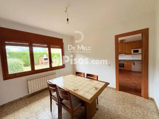 Casa en alquiler en Carrer d'Olot