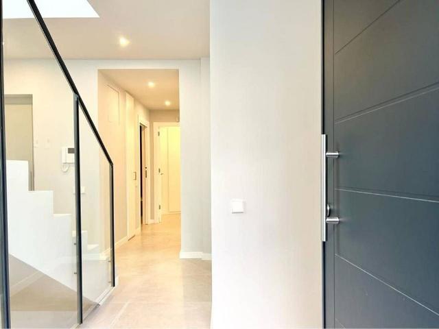 Casa en alquiler en carretera, Barcelona, de 232 m² 4 habitaciones por 5.850