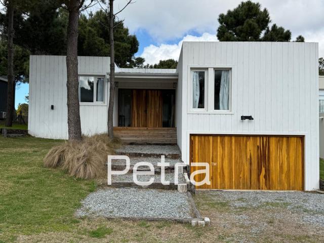 Casa en Alquiler en Costa Esmeralda. Isla del Golf, 4 habitaciones. ? 249m?