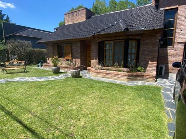 Casa en alquiler en Country Banco Provincia