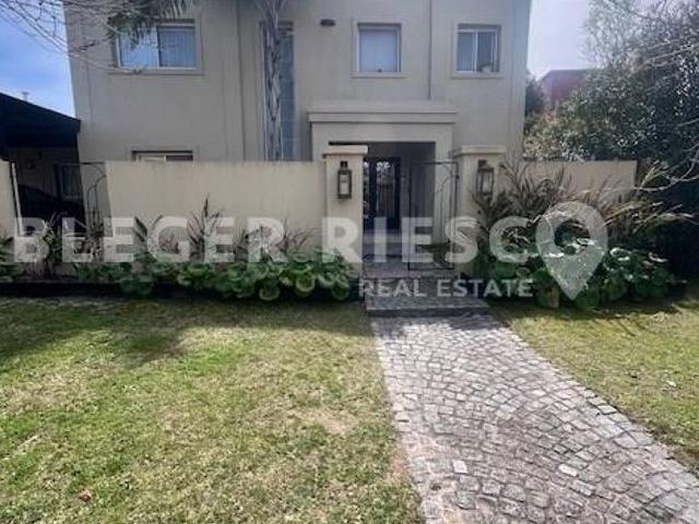 Casa en alquiler en Dique Luján