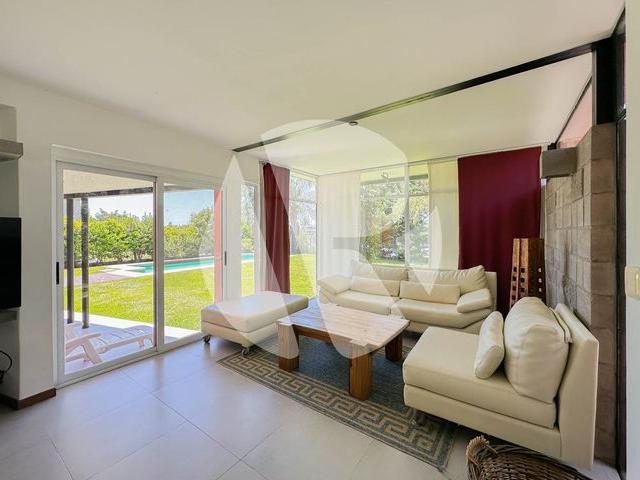 Casa en alquiler en Dique Luján