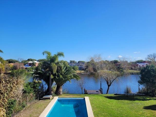 Casa en alquiler en Dique Luján