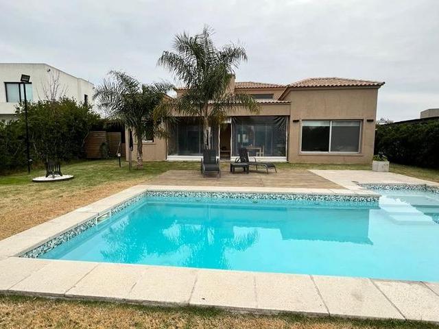 Casa en alquiler en Dique Luján