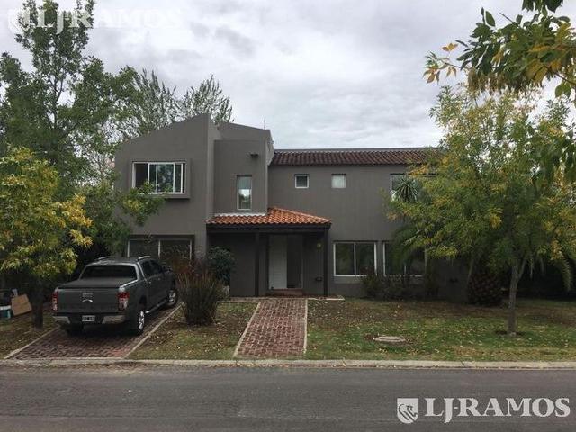 Casa en alquiler en Dique Luján