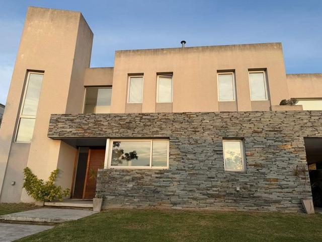 Casa en alquiler en Don Bosco