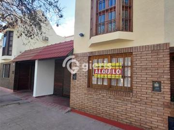 CASA EN ALQUILER EN EXCELENTE ZONA DE CIUDAD