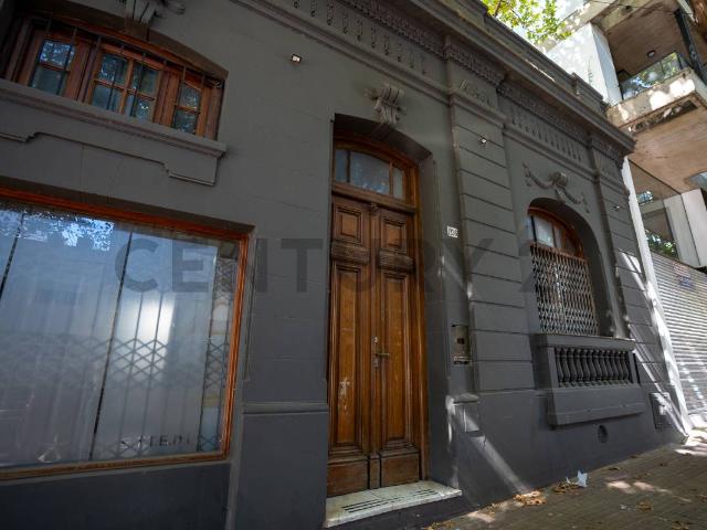 CASA EN ALQUILER en el casco de La Plata