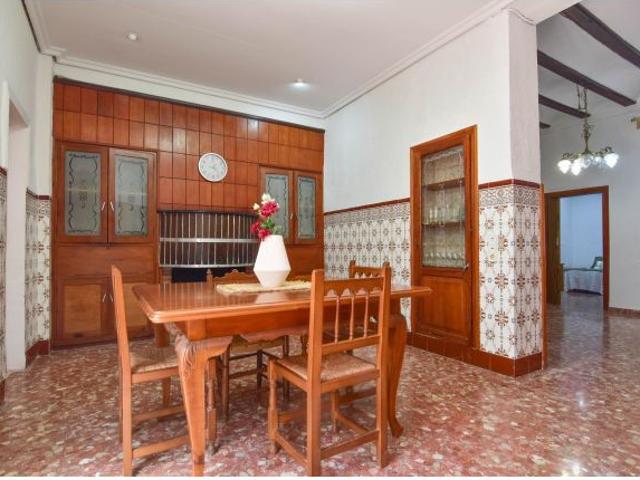 CASA EN ALQUILER EN EL CENTRO DE PUÇOL