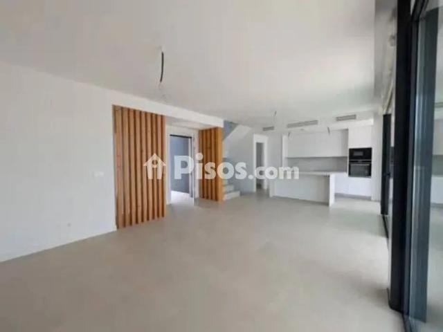 Casa en alquiler en El Paraíso Atalaya Benamara