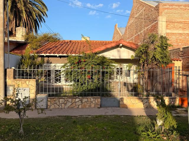 Casa en Alquiler en Emilio Rosas 57, Colon, Bahía Blanca