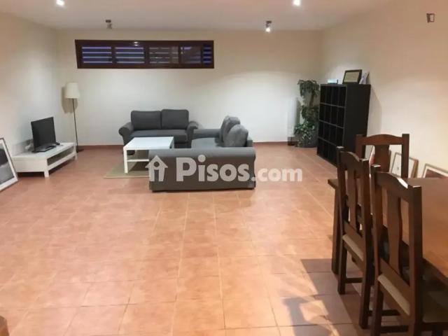 Casa en alquiler en Entrenúcleos