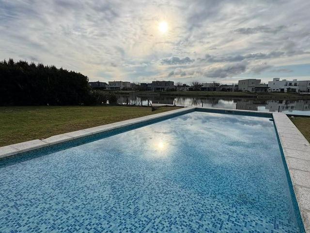 Casa en alquiler en Escobar