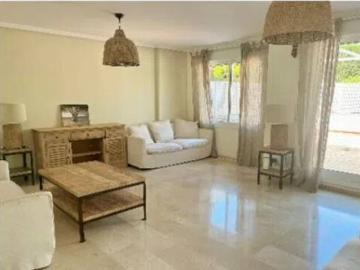 Casa en Alquiler en Estepona