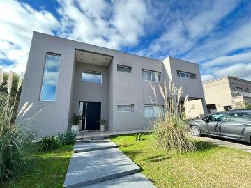 Casa en alquiler en Guillermo Hudson