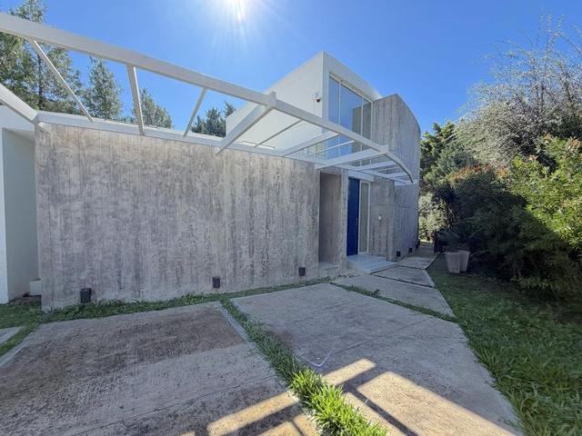 Casa en alquiler en Guillermo Hudson