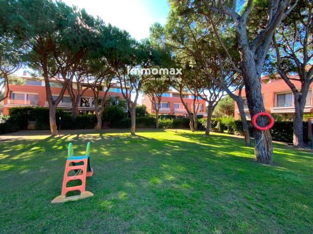 Casa en Alquiler en Gavà Mar, Vive a Un Paso del Mar