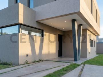 Casa en alquiler en Gorina 489 e 133 y 134. 4 domitorios