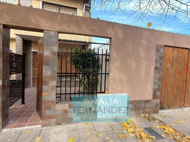 Casa en alquiler en Hurlingham